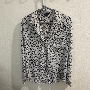 Who What Wear Black and White Pattern Button-down